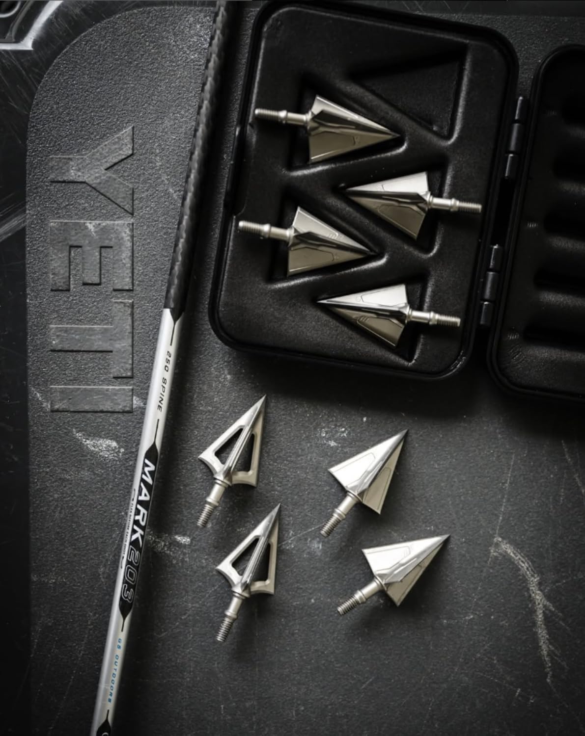 G5 Montec M3 Crossbow Design Archery Hunting Durable Sharp Fixed Blades 1 1/16" Cutting Diameter Steel 1-Piece Construction Screw-in Broadheads for Crossbow Arrows - Pack of 3 | 125 Grain