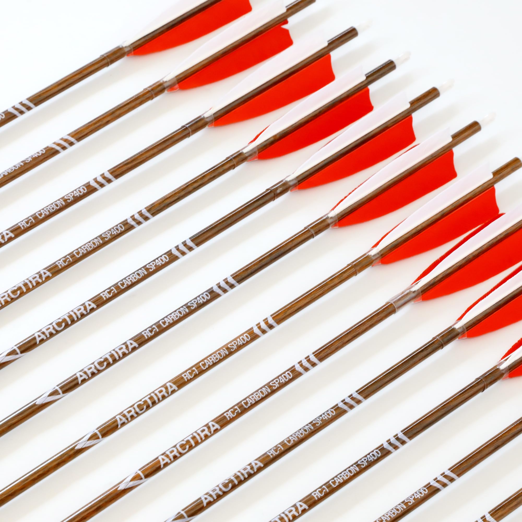 ARCTIRA 12Pcs Archery Traditional Carbon Arrows for Recurve Bow with Feather for Longbow Compound Bow Lightweight Hunting Arrows for Adults Target Practice (Brown Shaft, 500 Spine)