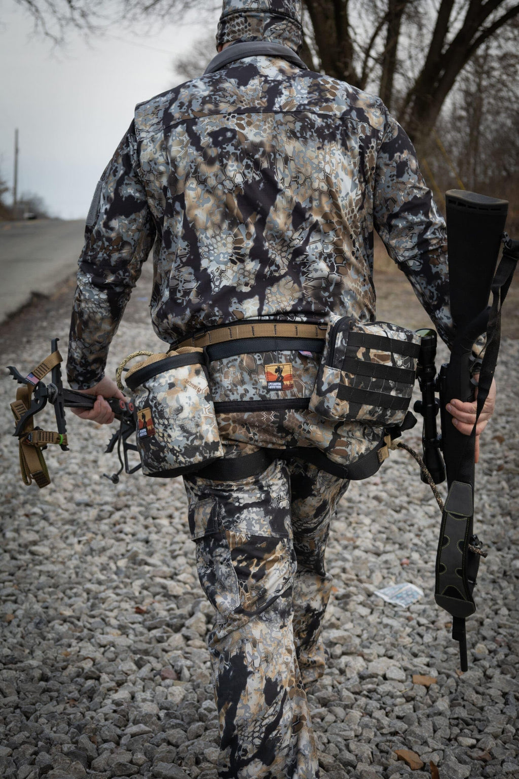 Ape Canyon Outfitters Wood Deluxe Saddle – Obskura Skyfall Camouflage Tree Saddle with Adjustable Rope Bridge and AustriAlpin Buckles – Sit & Lean Hunting Saddle in Small/Medium/Large