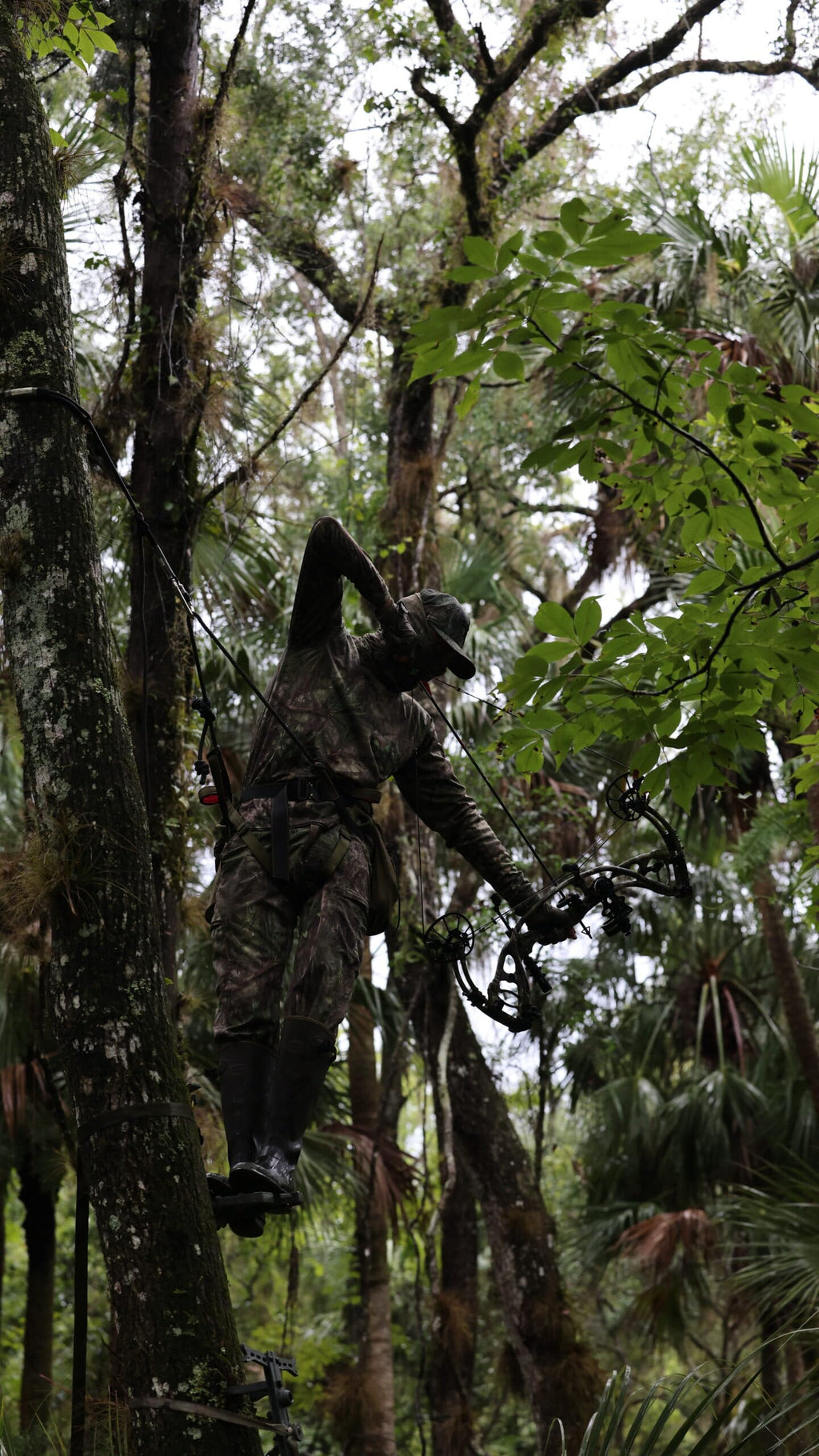 Ape Canyon Outfitters ACO Wood Deluxe Saddle FL Camo Hammock - Bringing Hunters Affordable and Safe USA Made Products (Large- 38″-44″ Waist)