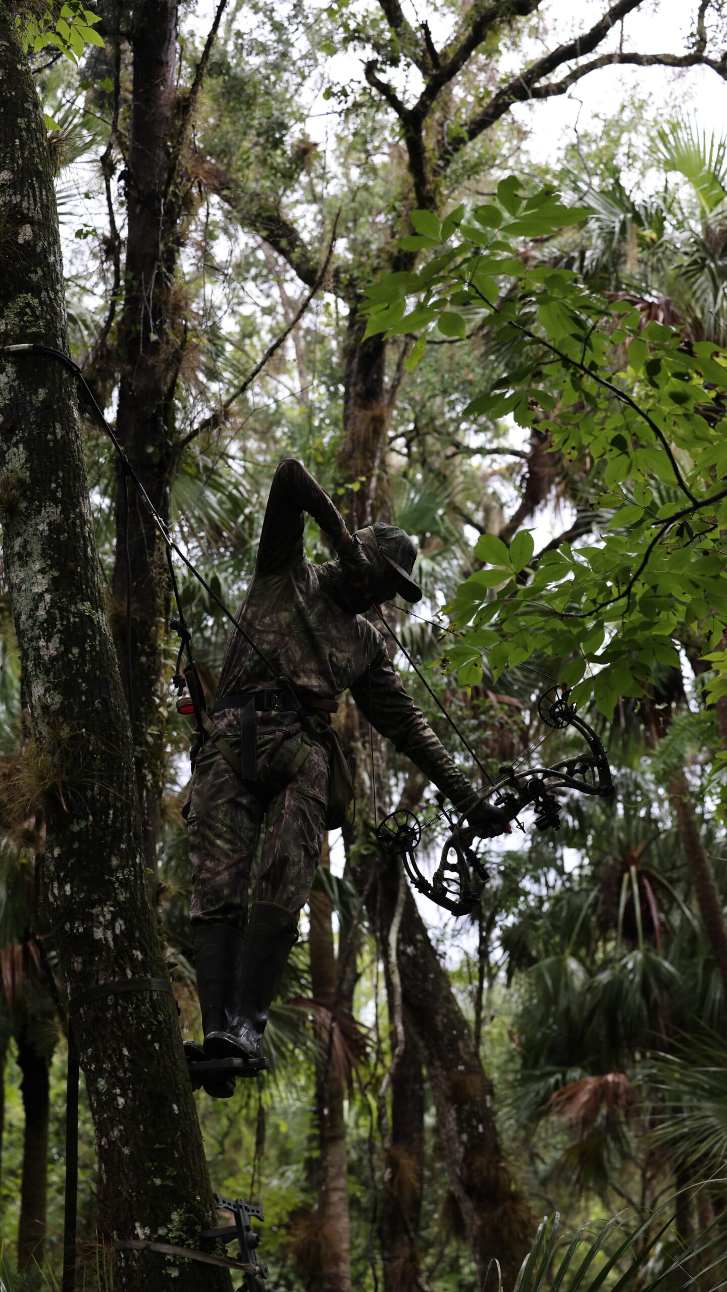 Ape Canyon Outfitters ACO Wood Deluxe Saddle FL Camo Hammock - Bringing Hunters Affordable and Safe USA Made Products (Large- 38″-44″ Waist)